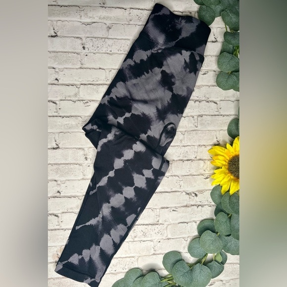 PINK Victoria's Secret Pants - Pink Active Seamless Leggings Workout Tights XL Gray Tie Dye Gym Stretch